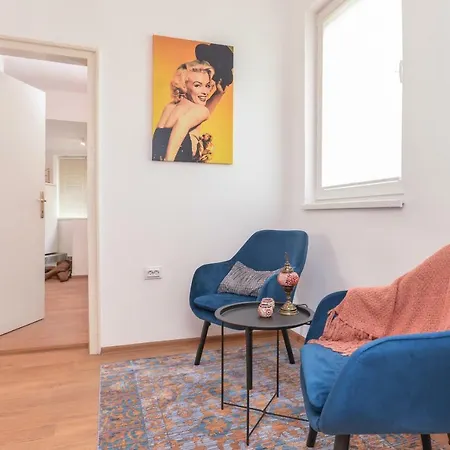 Apartment Popart-o Music Love 1-bdr In The Centre *